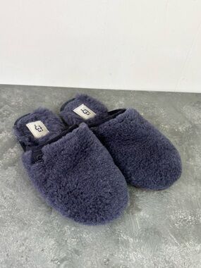 UGG Women's Fluffette Slippers in True Navy house shoes size 7